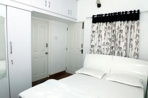 HAILSTONE HOME STAY