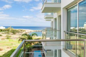 Austin - Coralli Beachfront Apartment