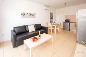 Austin - Coralli Beachfront Apartment