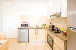 Austin - Coralli Beachfront Apartment