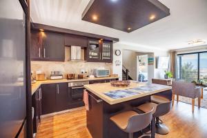 Luxury 3 bedroom Duplex Penthouse with communal swimming pool