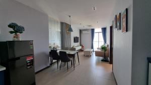 Trinh CSJ Tower 169 Thuỳ Vân