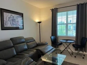 Rest and Recline 3 night minimum - Лисбург