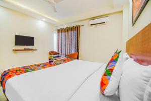 FabHotel VR Stay - Nr Huda City Centre Gurugram