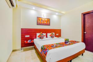 FabHotel VR Stay Near Millennium City Centre Gurugram