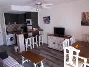 Benal Beach 907
