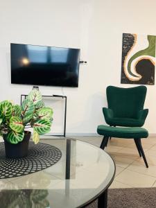 Apartment Central 10D 55qm Wi-Fi free Parking calm back house