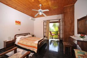 Nikatsas Cottage No 2