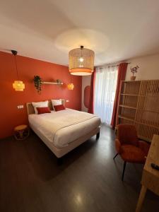 Hotels Auberge du Vieux Lanas Logis Hotel Restaurant : photos des chambres