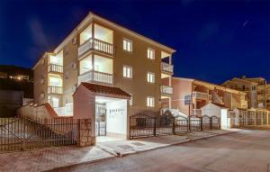 Beautiful Apartment In Dramalj