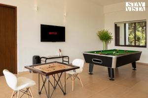 StayVistas Wildflower Villa - 4BHK with Private Pool & BBQ