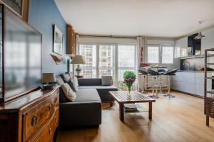 Eiffel Tower Elegant Residence