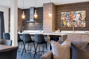 Plato Luxurious & Spacious Rooftop Penthouse Near Downtown