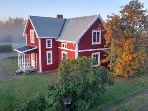Authentic Scandinavian Log House - Råneå