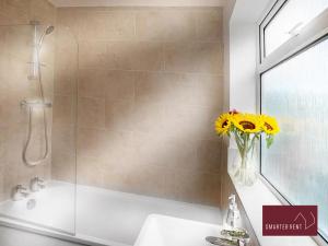 Sunninghill Village - 2 Bed - Parking and garden