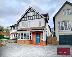 Thames Ditton 4 Bedroom Detached House - Claygate