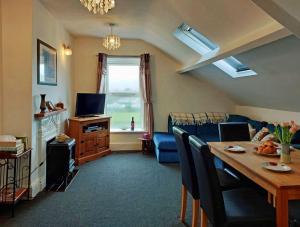 Trem Y Mor - Edge of the Sea