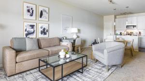 Landing Modern Apartment with Amazing Amenities (ID1237X367)