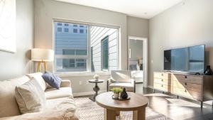Landing Modern Apartment with Amazing Amenities (ID6393X24)