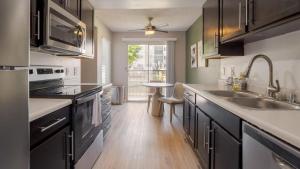 Landing Modern Apartment with Amazing Amenities (ID9687X63)