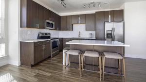 Landing Modern Apartment with Amazing Amenities (ID9253X93)
