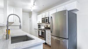 Landing Modern Apartment with Amazing Amenities (ID9129X87)