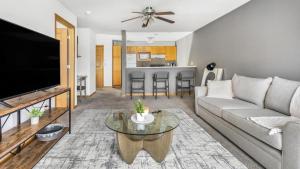 Landing Modern Apartment with Amazing Amenities (ID1403X370)