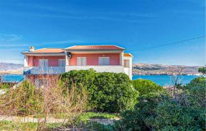 2 Bedroom Stunning Apartment In Pag