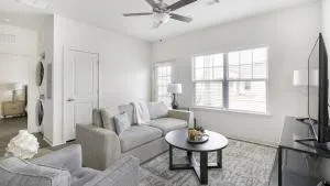 Landing Modern Apartment with Amazing Amenities (ID1797X59) - 艾索