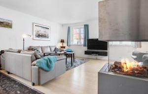 Amazing Home In Blokhus With Kitchen