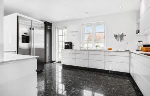 Amazing Home In Blokhus With Kitchen