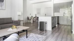 Landing Modern Apartment with Amazing Amenities (ID7569X20)