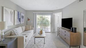 Landing Modern Apartment with Amazing Amenities (ID1231X153)