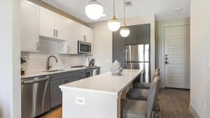 Landing Modern Apartment with Amazing Amenities (ID8282X55)