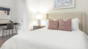 Landing Modern Apartment with Amazing Amenities (ID9066X07)