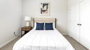 Landing Modern Apartment with Amazing Amenities (ID8690X65)