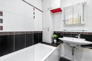 Bright & Spacious 2-Bedroom Apartment in Paddington HydePark Central London