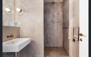 Spacious studio apt Darlinghurst