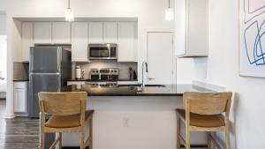 Landing Modern Apartment with Amazing Amenities (ID9755X57)