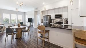 Landing Modern Apartment with Amazing Amenities (ID9755X57)