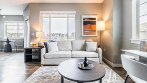 Landing Modern Apartment with Amazing Amenities (ID8040X42)