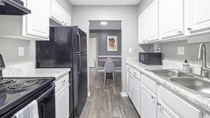Landing Modern Apartment with Amazing Amenities (ID1002X045)