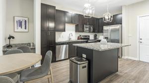 Landing Modern Apartment with Amazing Amenities (ID3112X62)
