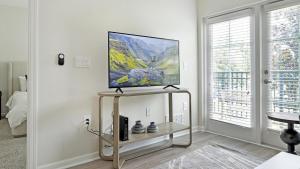 Landing Modern Apartment with Amazing Amenities (ID3112X62)