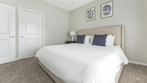 Landing Modern Apartment with Amazing Amenities (ID3112X62)