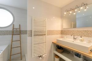 Maisons de vacances Ty Far - Villa pour 8 vue sur le Port : photos des chambres