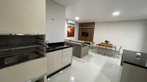 Novo e amplo apartamento a poucos passos do Shopping JL