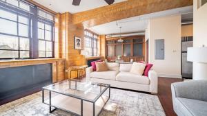 Landing Modern Apartment with Amazing Amenities (ID1214X607)
