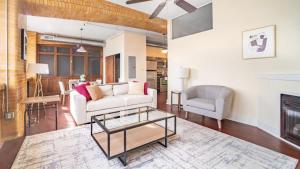 Landing Modern Apartment with Amazing Amenities (ID1214X607)