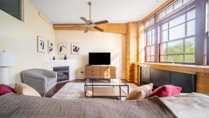 Landing Modern Apartment with Amazing Amenities (ID1214X607)